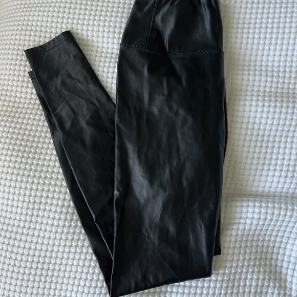 Aritzia Wilfred Free | Daria Vegan Leather Leggings Pant - Picture 10 of 10